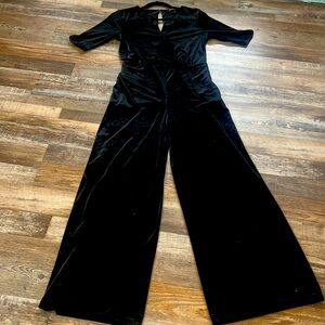 Gibson Look Black Velvet Wide Leg Jumpsuit. Size Smalll